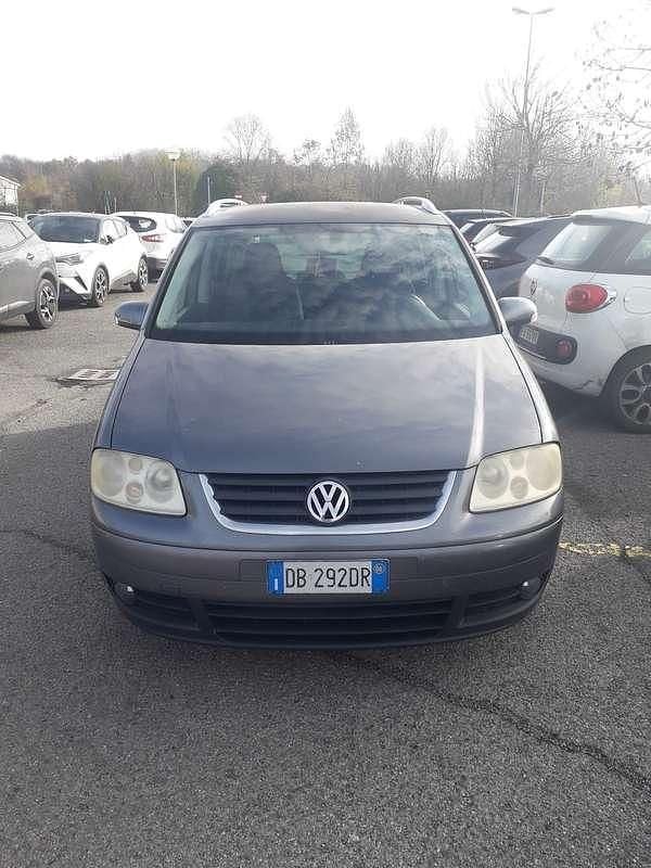 Usata 2006 VW Touran Highline Monovolume | 3700 € (Cara) - Immagine 1/4