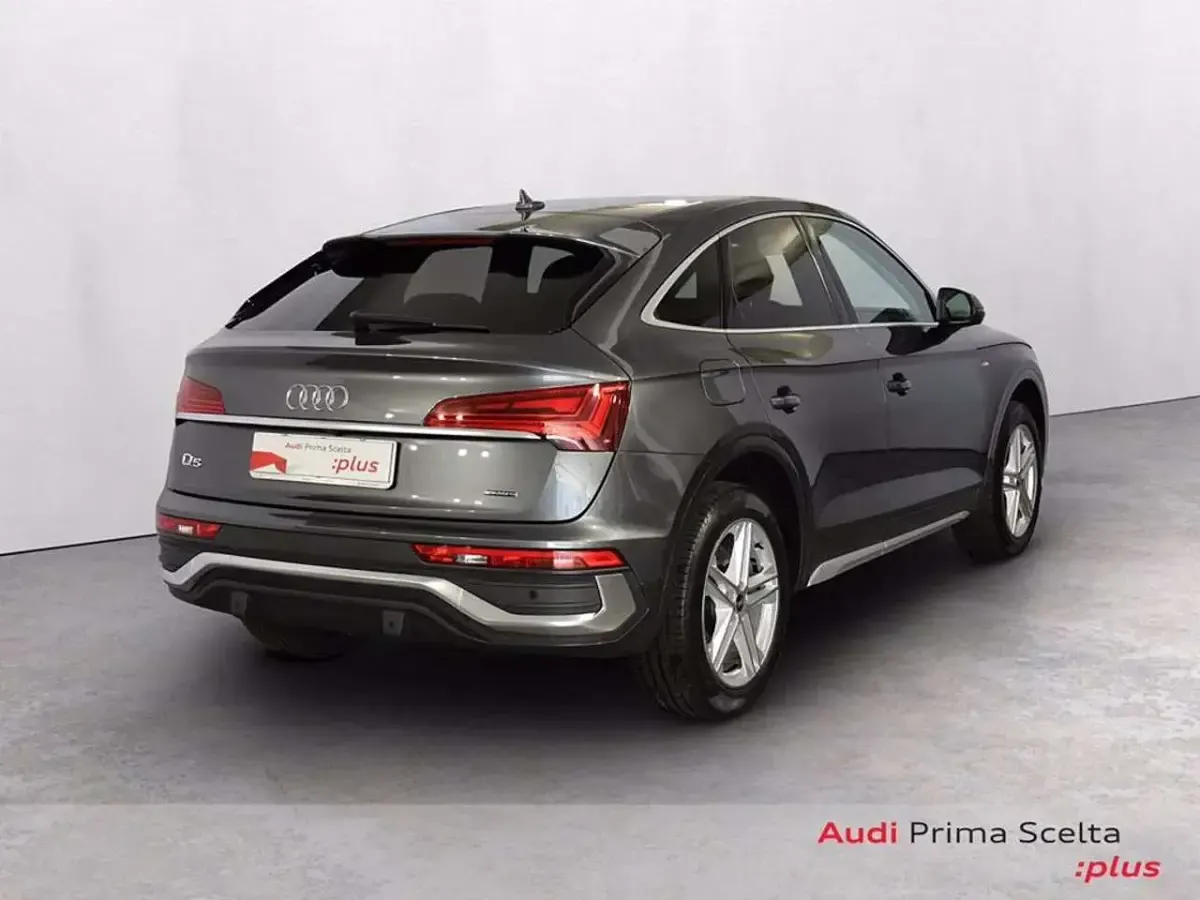 Usata Audi Q5 Sportback S-Line 204 CV (150 kW) 2023 Grigio daytona perlato SUV