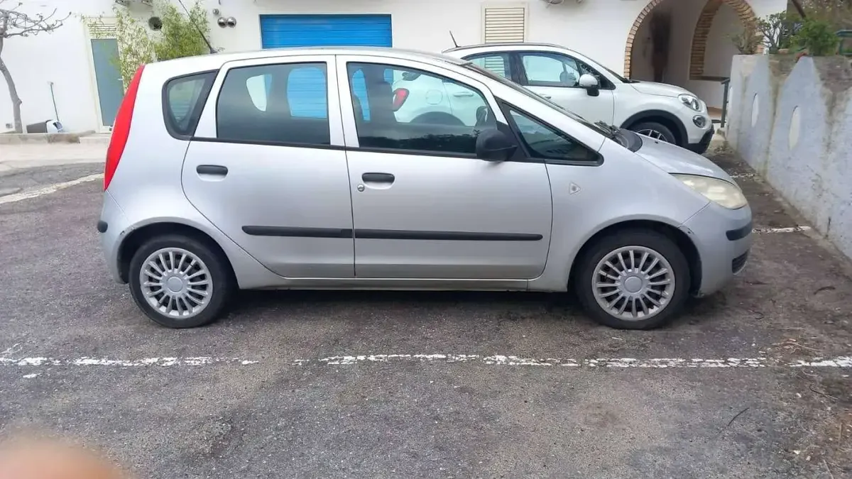 Usata Mitsubishi Colt Inform 95 CV (69 kW) 2005 Grigio Utilitaria
