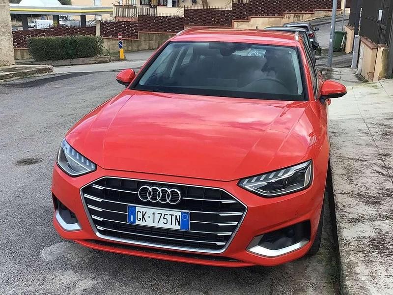 Begagnad Audi A4 Advanced Plus 170 HK (125 kW) 2022 Röd Kombi