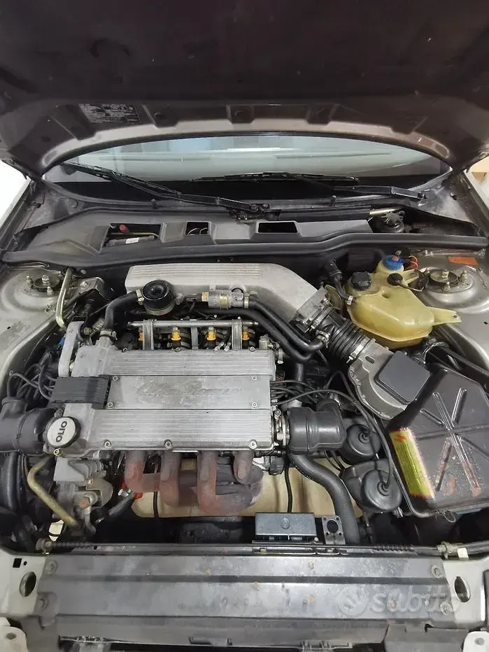 Usata Alfa Romeo 164 145 CV (106 kW) 1989 Grigio Berlina