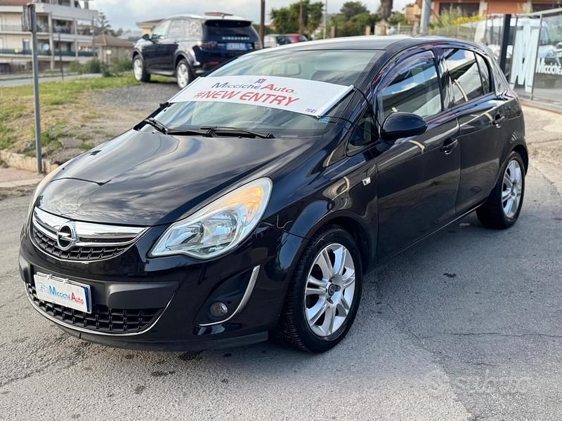 Usata Opel Corsa 75 CV (55 kW) 2011 Nero Utilitaria