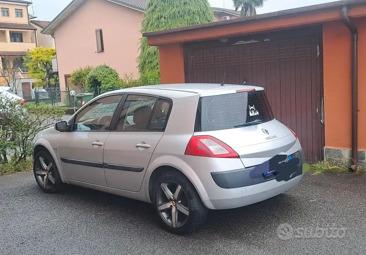 Usata Renault Mégane II 98 CV (72 kW) 2005 Grigio Berlina