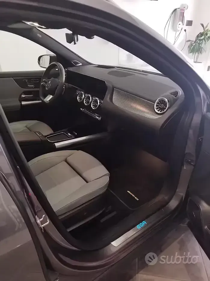 Usata Mercedes EQA250+ AMG Line Premium 94 kW (129 CV) 2025 Grigio SUV
