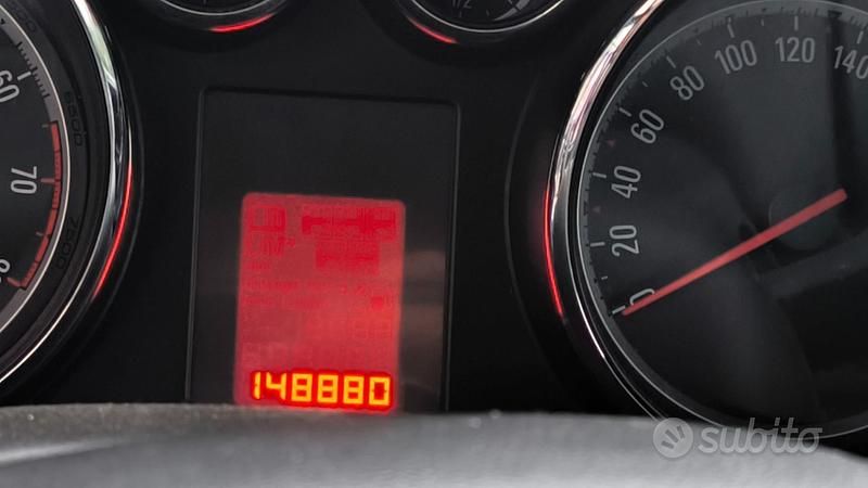 Usata Opel Zafira 140 CV (102 kW) 2014 Grigio Monovolume