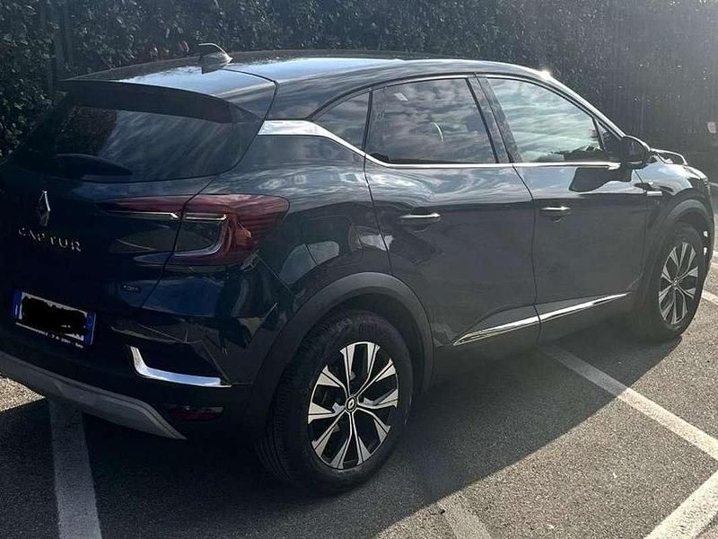 Usata Renault Captur Techno 94 CV (69 kW) 2023 Blu/azzurro SUV
