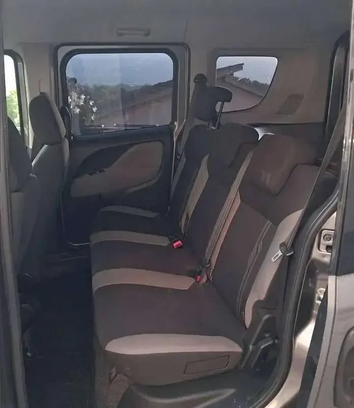 Usata Fiat Doblò Easy 105 CV (77 kW) 2015 Grigio Monovolume
