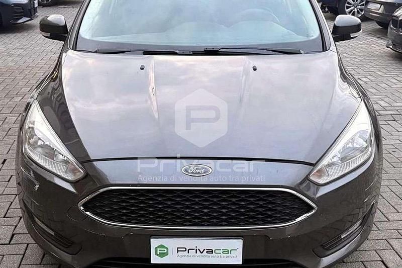 Begagnad Ford Focus Titanium 120 HK (88 kW) 2016 Grå Kombi
