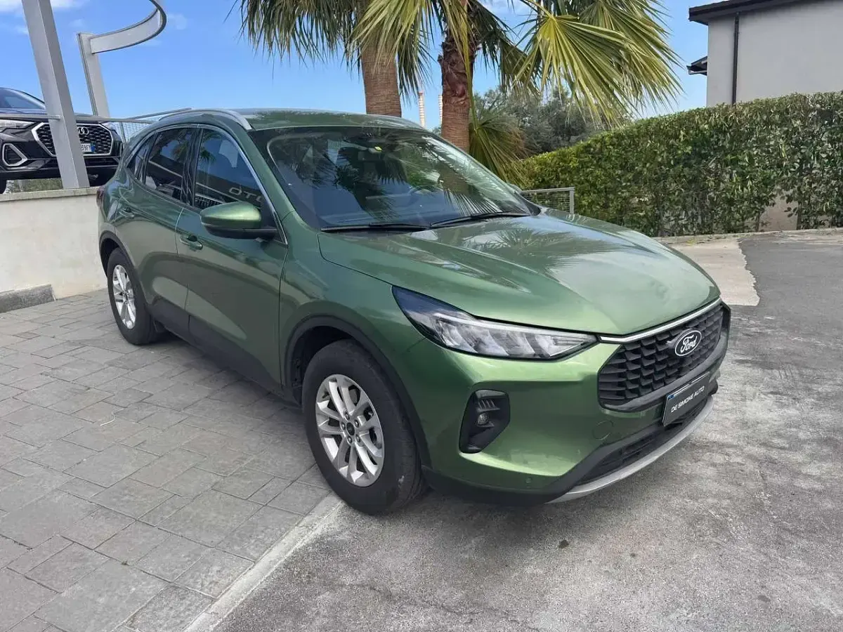 Usata Ford Kuga Titanium 151 CV (111 kW) 2024 Verde SUV