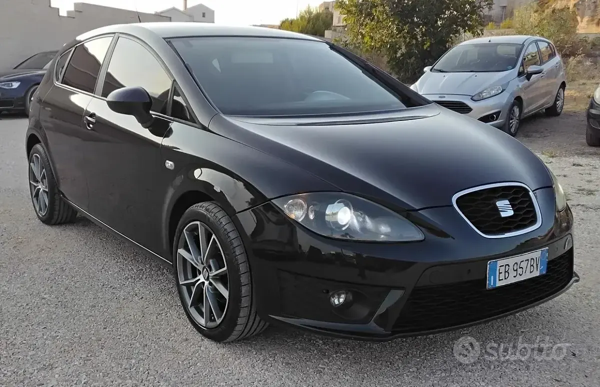 Usata Seat Leon Style 140 CV (102 kW) 2010 Utilitaria