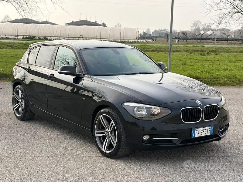 Usata BMW 118 Sport Line 143 CV (105 kW) 2011 Nero Utilitaria