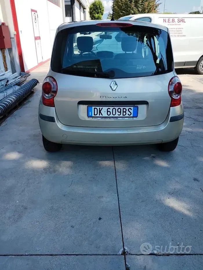 Usata Renault Modus 75 CV (55 kW) 2006 Giallo Monovolume
