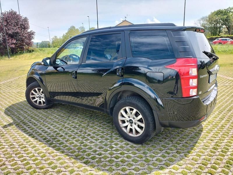 Usata Mahindra XUV500 140 CV (102 kW) 2016 Nero SUV