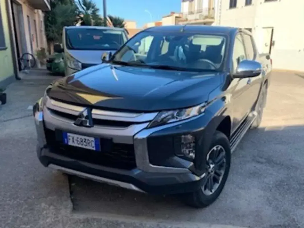 Usata Mitsubishi L200 Intense 150 CV (110 kW) 2019 Grigio Pick-up