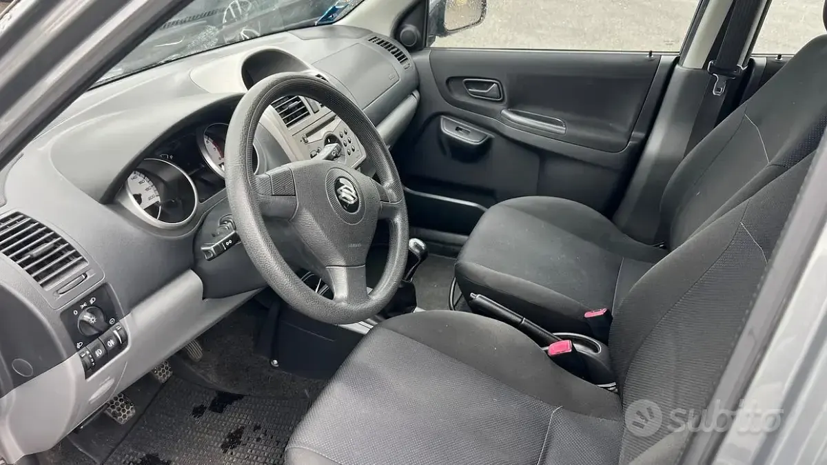 Usata Suzuki Ignis GL 99 CV (72 kW) 2008 Grigio Utilitaria