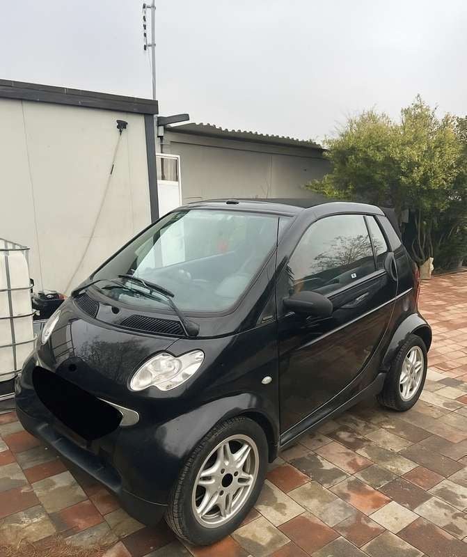 Nero Usata 2008 Smart ForTwo Cabrio Passion Cabrio | 2500 € (Super prezzo) - Immagine 1/4