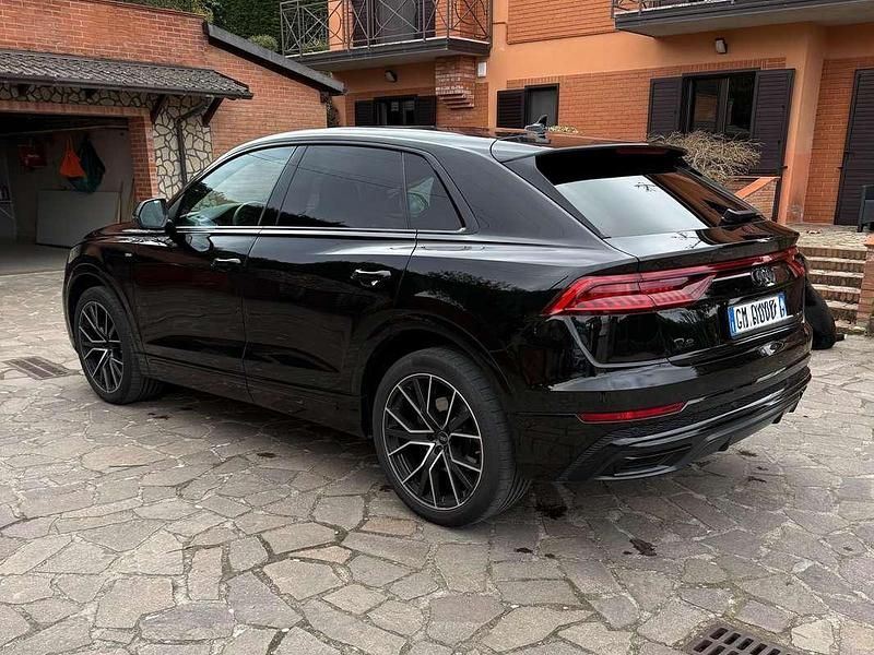 Usata Audi Q8 Ambiente 286 CV (210 kW) 2023 Nero SUV