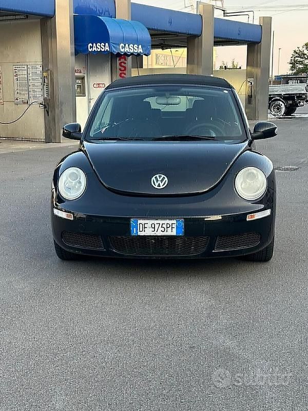 Usata VW Beetle 105 CV (77 kW) 2007 Nero Cabrio