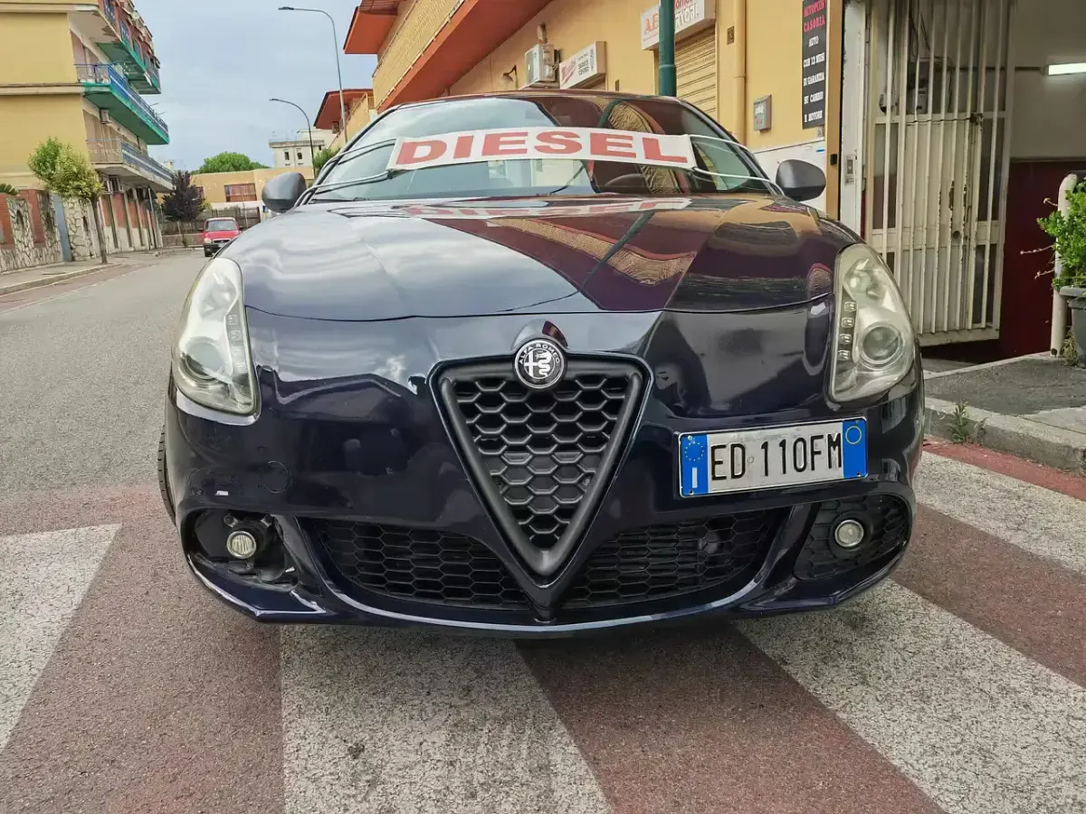 Usata Alfa Romeo Giulietta Exclusive 169 CV (124 kW) 2010 Blu Utilitaria