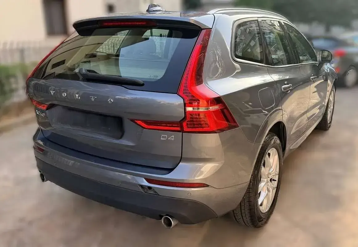 Usata Volvo XC60 Business Edition 190 CV (139 kW) 2019 Grigio SUV