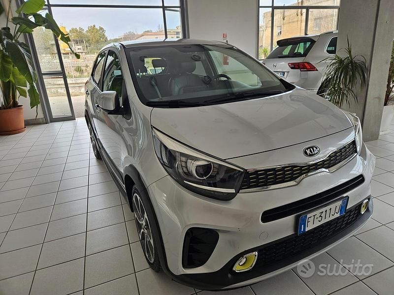 Usata Kia Picanto X-Line 100 CV (73 kW) 2019 Grigio Utilitaria