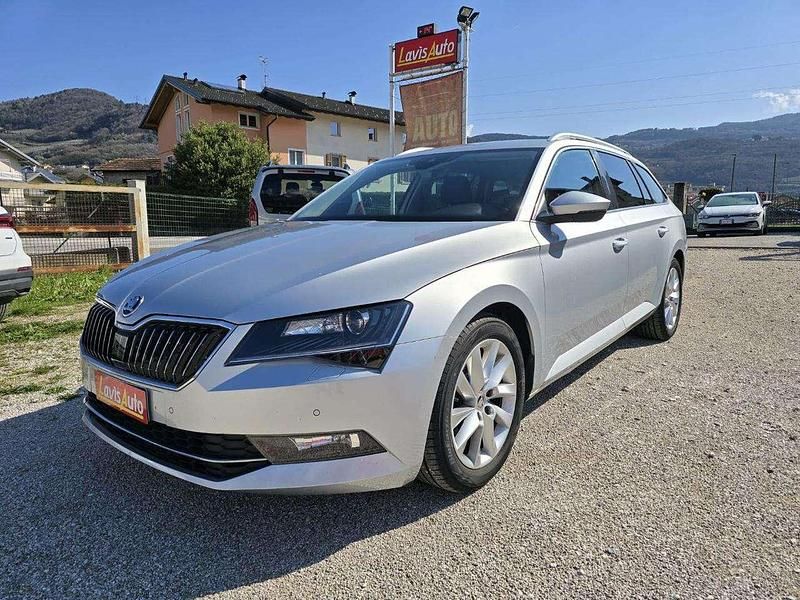 Usata Skoda Superb Executive 190 CV (139 kW) 2019 Grigio Station wagon