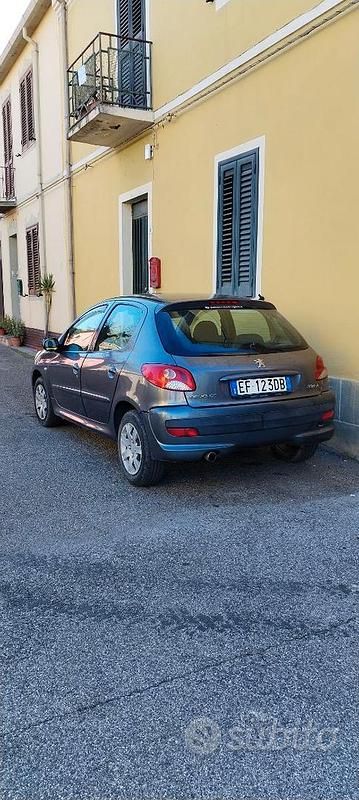 Usata Peugeot 206+ 70 CV (51 kW) 2011 Grigio Utilitaria