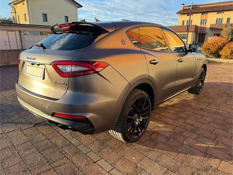 Usata Maserati Levante 430 CV (316 kW) 2020 Grigio SUV