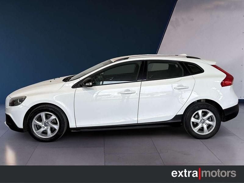 Usata Volvo V40 Business Edition 114 CV (83 kW) 2015 Bianco Utilitaria