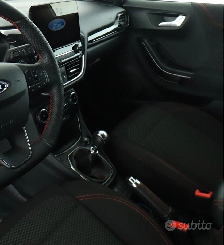 Usata Ford Puma 125 CV (91 kW) 2024 Grigio SUV