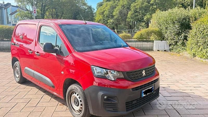 Usata Peugeot Partner Active 100 CV (73 kW) 2020 Rosso Monovolume