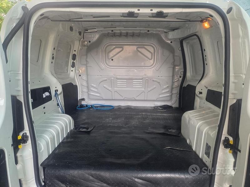 Usata Fiat Fiorino 70 CV (51 kW) 2017 Monovolume