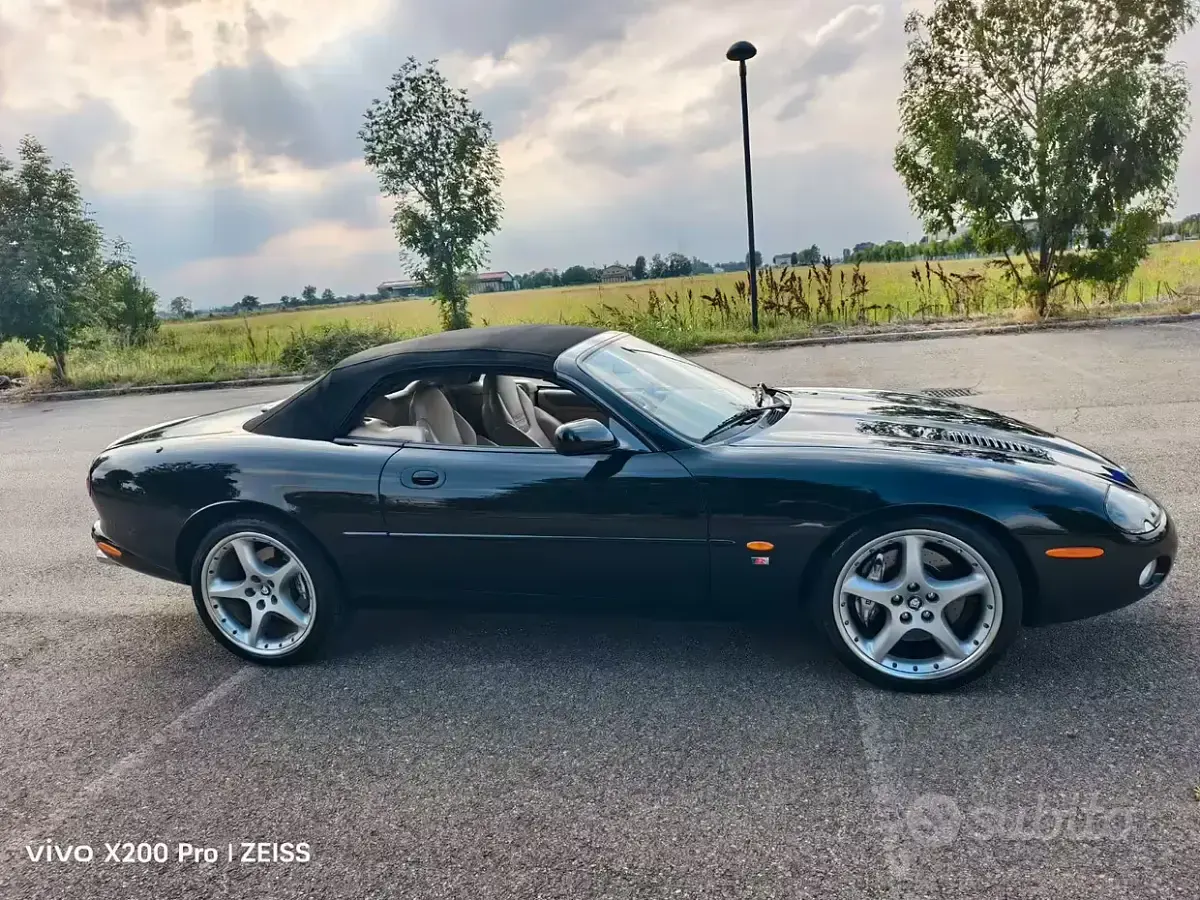 Occasion Jaguar XKR Supercharged 396 PK (291 kW) 2003 Zwart Cabriolet
