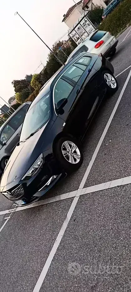 Usata Opel Insignia 136 CV (100 kW) 2020 Bluazzurro Station wagon
