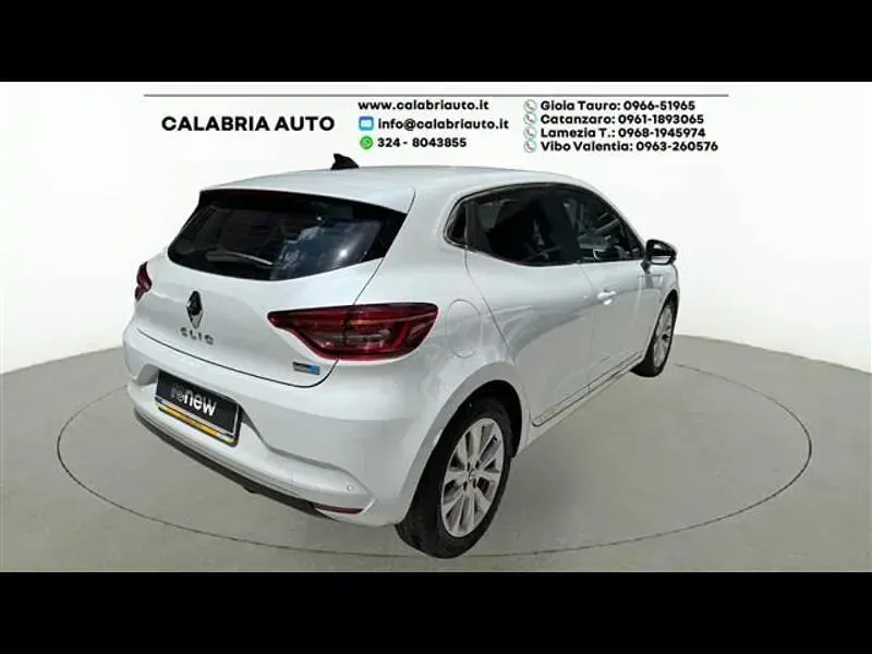 Begagnad Renault Clio V Intens 140 HK (102 kW) 2023 Vit