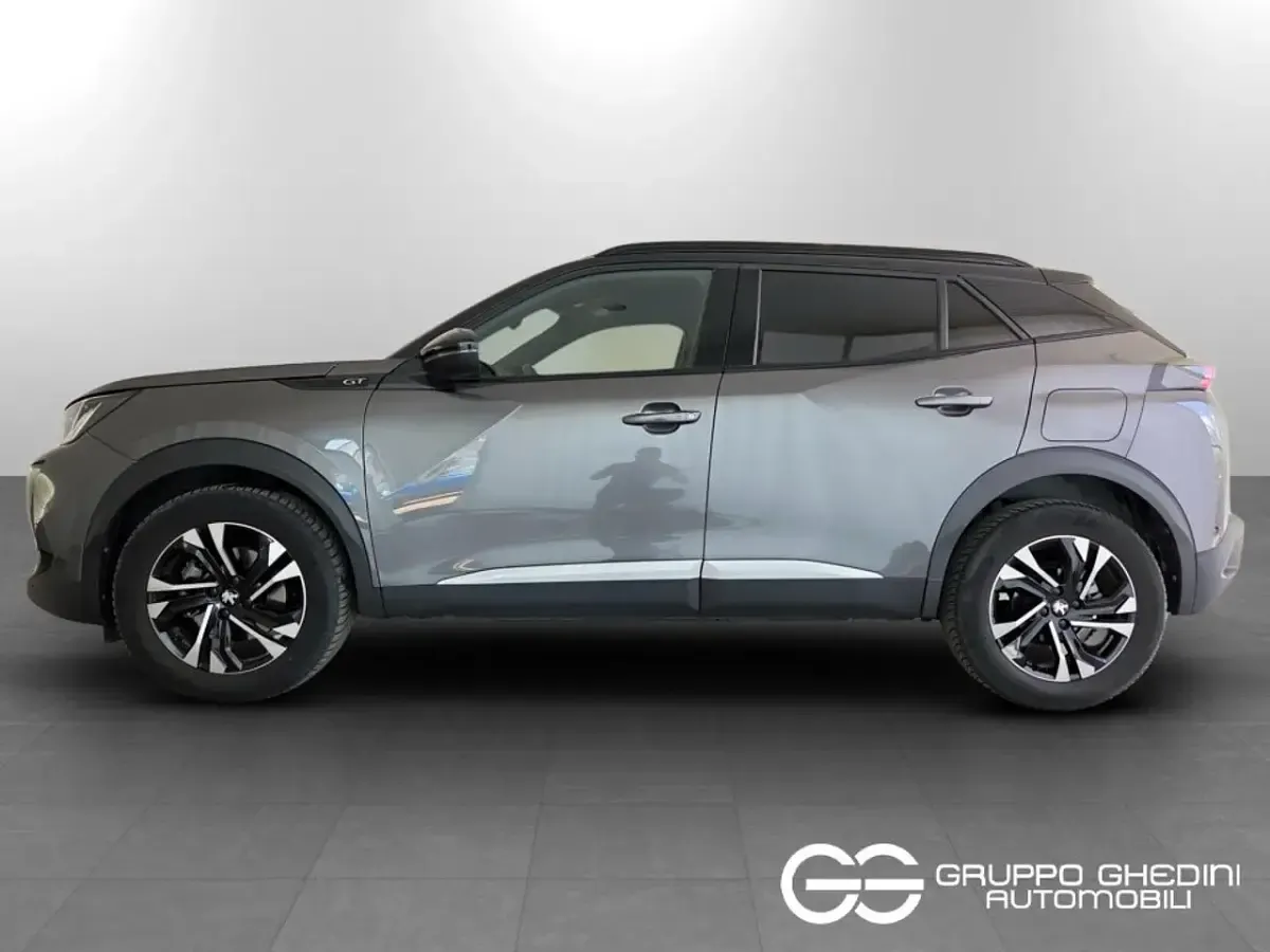 Usata Peugeot 2008 GT 131 CV (96 kW) 2021 Grigio platino SUV