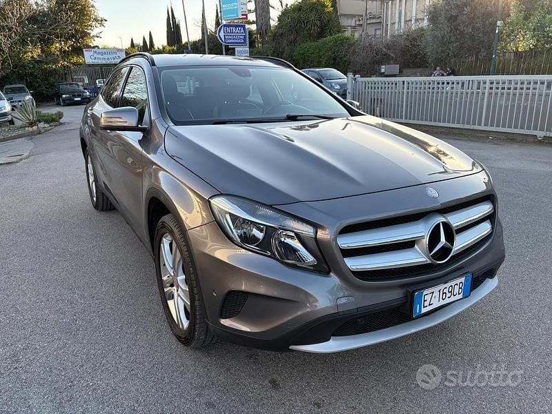 Usata Mercedes GLA200 Premium 136 CV (100 kW) 2015 Grigio SUV