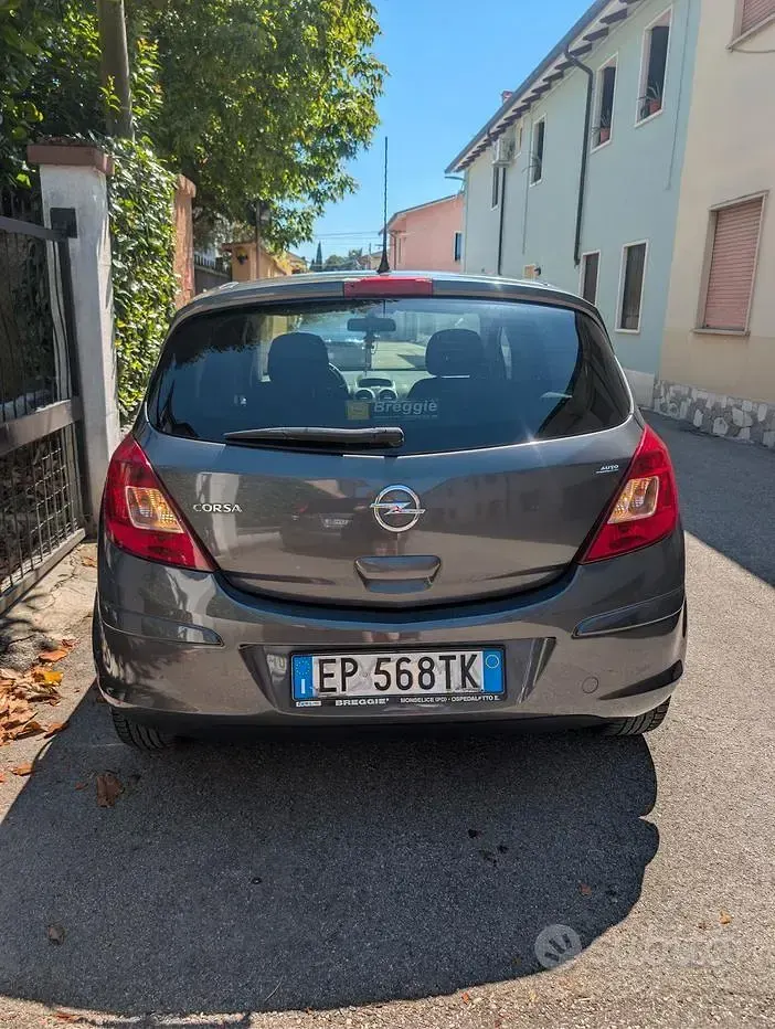 Usata Opel Corsa 85 CV (62 kW) 2013 Grigio Utilitaria