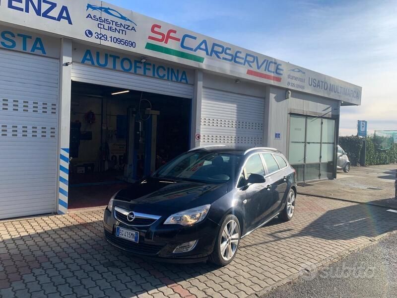 Nero Usata 2011 Opel Astra Cosmo Station wagon | 5900 € (Buon prezzo) - Immagine 1/4