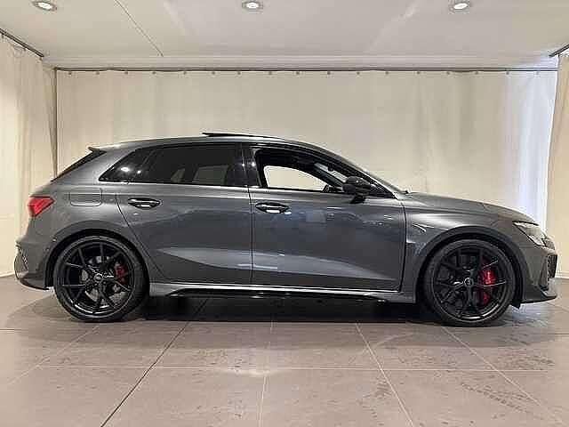 Usata Audi RS3 Ambiente 400 CV (294 kW) 2024 Grigio Berlina