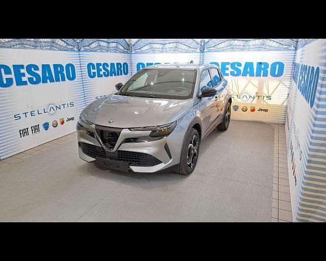 Nuova Alfa Romeo Junior Edizione Speciale 136 CV (100 kW) 2025 Grigio arese SUV