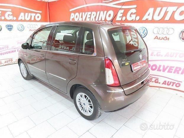 Usata Lancia Musa 95 CV (69 kW) 2010 Marrone Monovolume