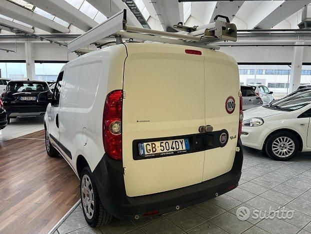 Usata Fiat Doblò Lounge 120 CV (88 kW) 2020 Grigio Monovolume