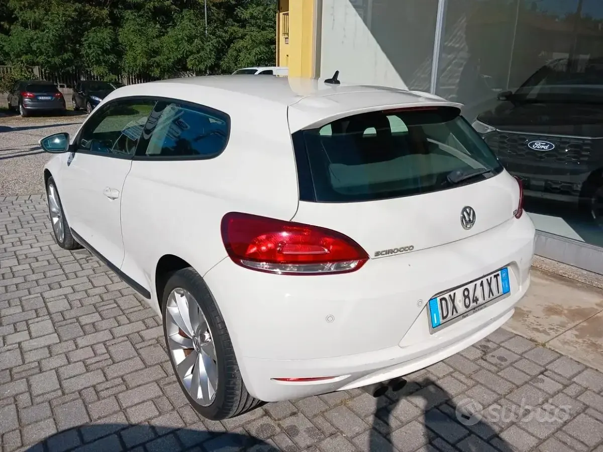 Usata VW Scirocco 160 CV (117 kW) 2009 Bianco Coupé