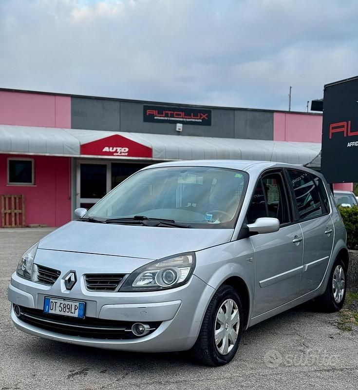 Usata Renault Scénic II 105 CV (77 kW) 2008 Grigio Monovolume