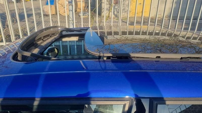 Usata Mini ONE 75 CV (55 kW) 2019 Blu/azzurro Utilitaria