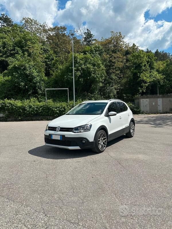 Bianco Usata 2016 VW Polo Cross Due volumi | 12.900 € (Molto cara) - Immagine 1/4
