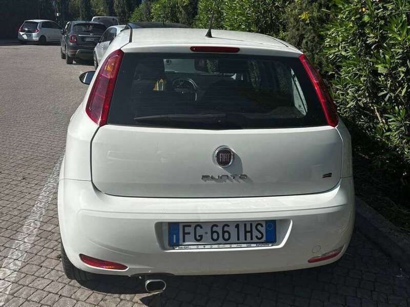 Bianco Usata 2017 Fiat Punto Lounge Due volumi | 5000 € (Ottimo prezzo) - Immagine 1/4