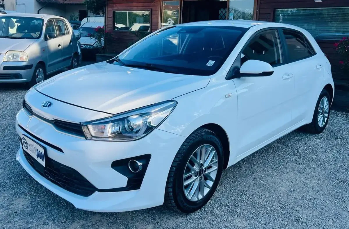 Usata Kia Rio Style 100 CV (73 kW) 2021 Bianco Berlina