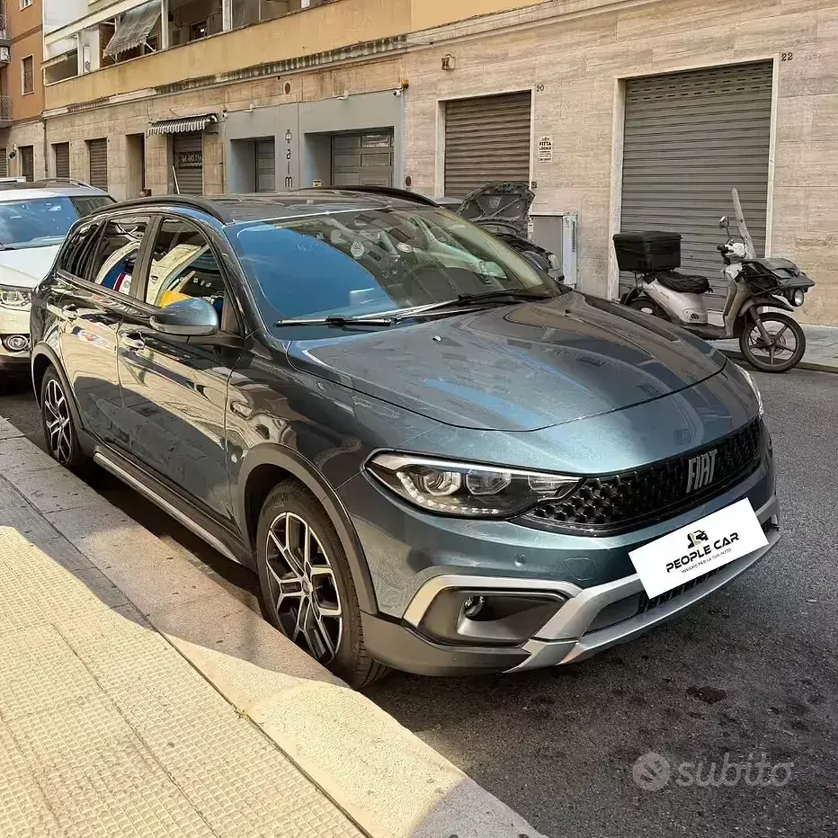 Usata Fiat Tipo Cross 131 CV (96 kW) 2023 Blu Berlina